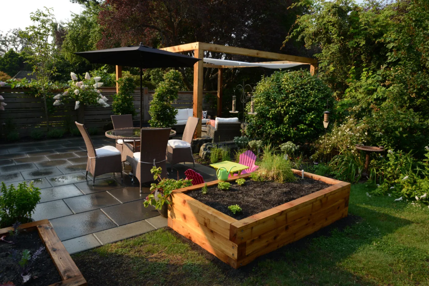 A completed Landscape Elements project by Oxbow Aquatic Services in Greater Victoria.